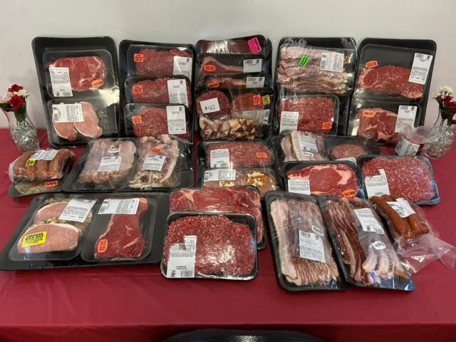 Here is what Freds put together for today's meat raffle starting at 6:00. Music with Dj Mister E starts at 7:00. See you soon in Keewatin!